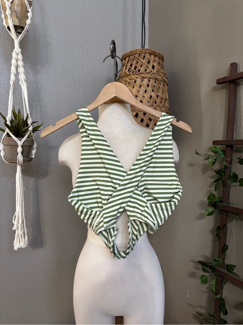 ▪️Albion Top Knot Green and White Striped Bikini Top M - Picture 8 of 11